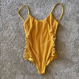Yellow S billabong swimsuit